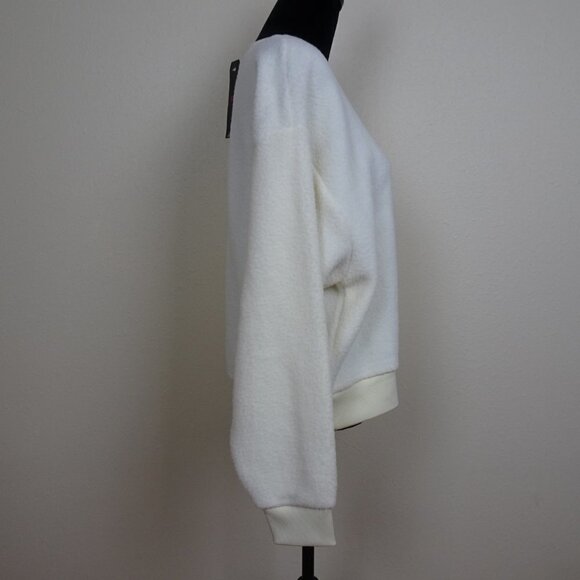 Levi’s Fleece Sweatshirt Women's Size L Ivory Crew Neck Pullover Cozy Furry - Picture 6 of 10